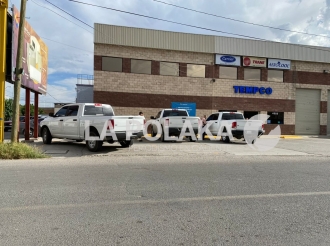 Asaltantes Con Rifles De Asalto