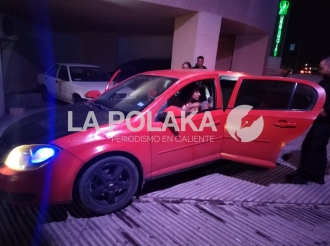 Le Agujeran Una Nalga