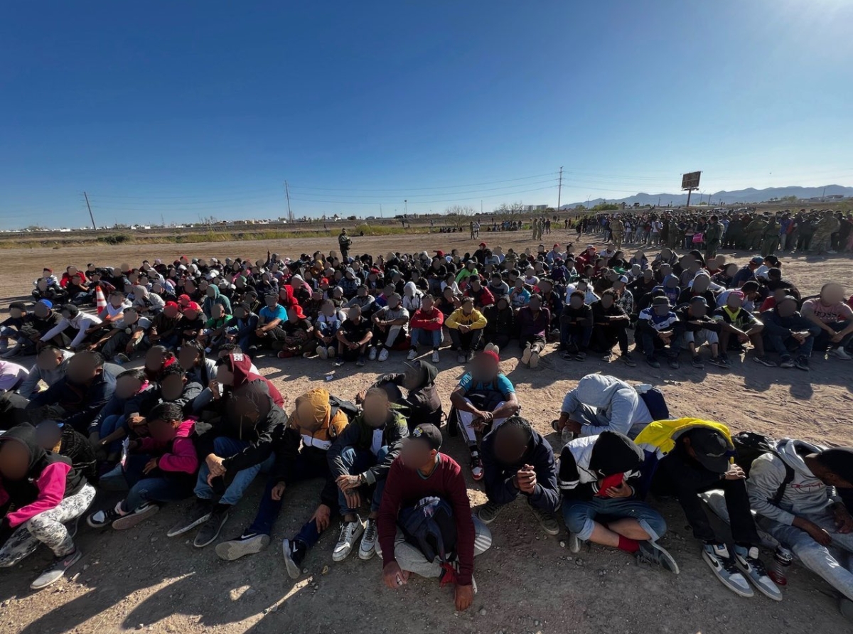 mas de 1000 migrantes Foto: CBP