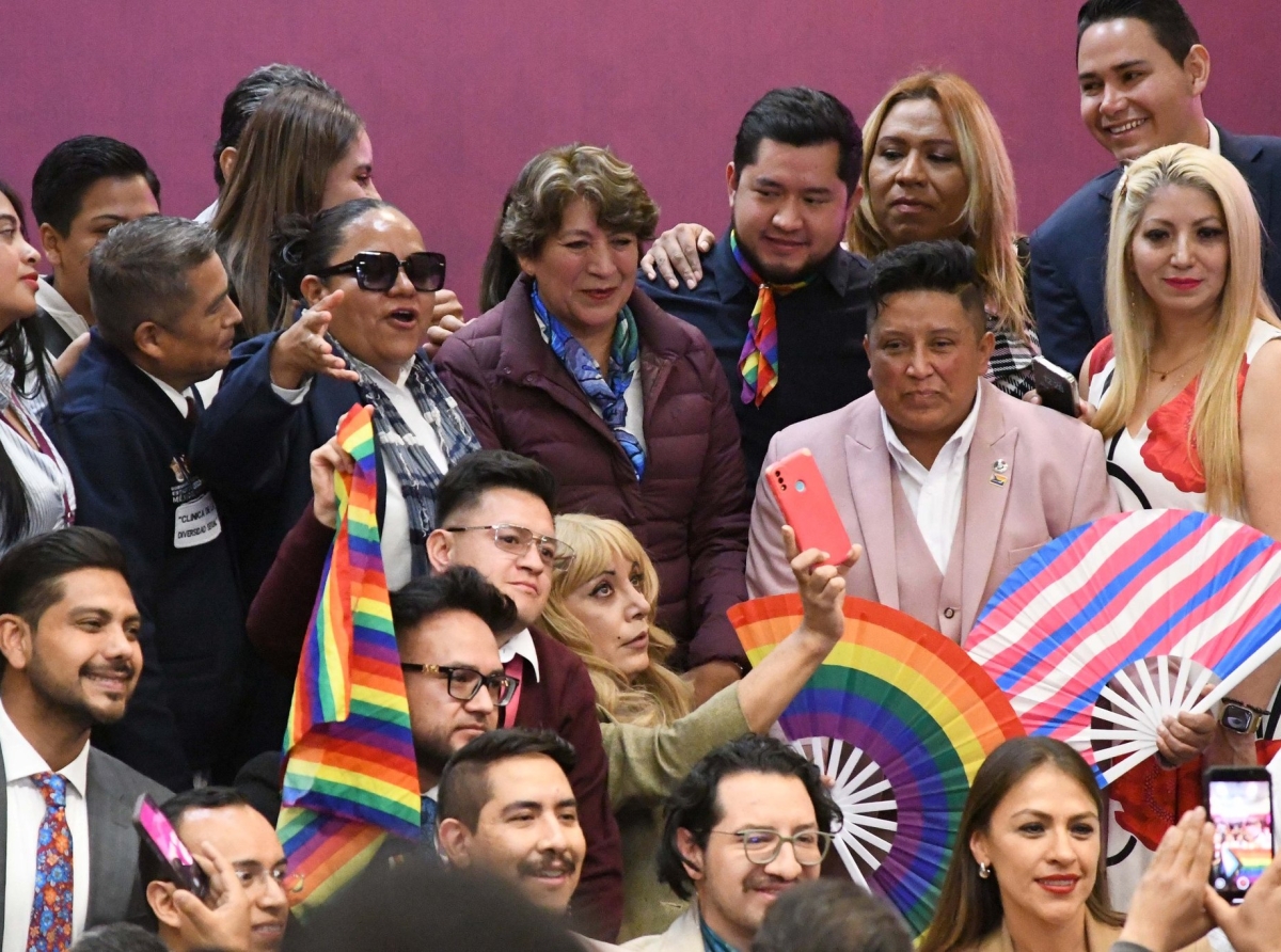 Lesbiana, Racista y Comunista