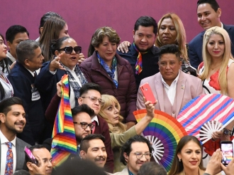 Lesbiana, Racista y Comunista