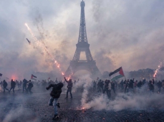 Francia Muere en Manos Comunistas 